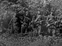 Военнослужащие в/ч 3229 МГБ СССР в Коростенском лесу во время ликвидации формирований ОУН-УПА на Западной Украине. 1949 год